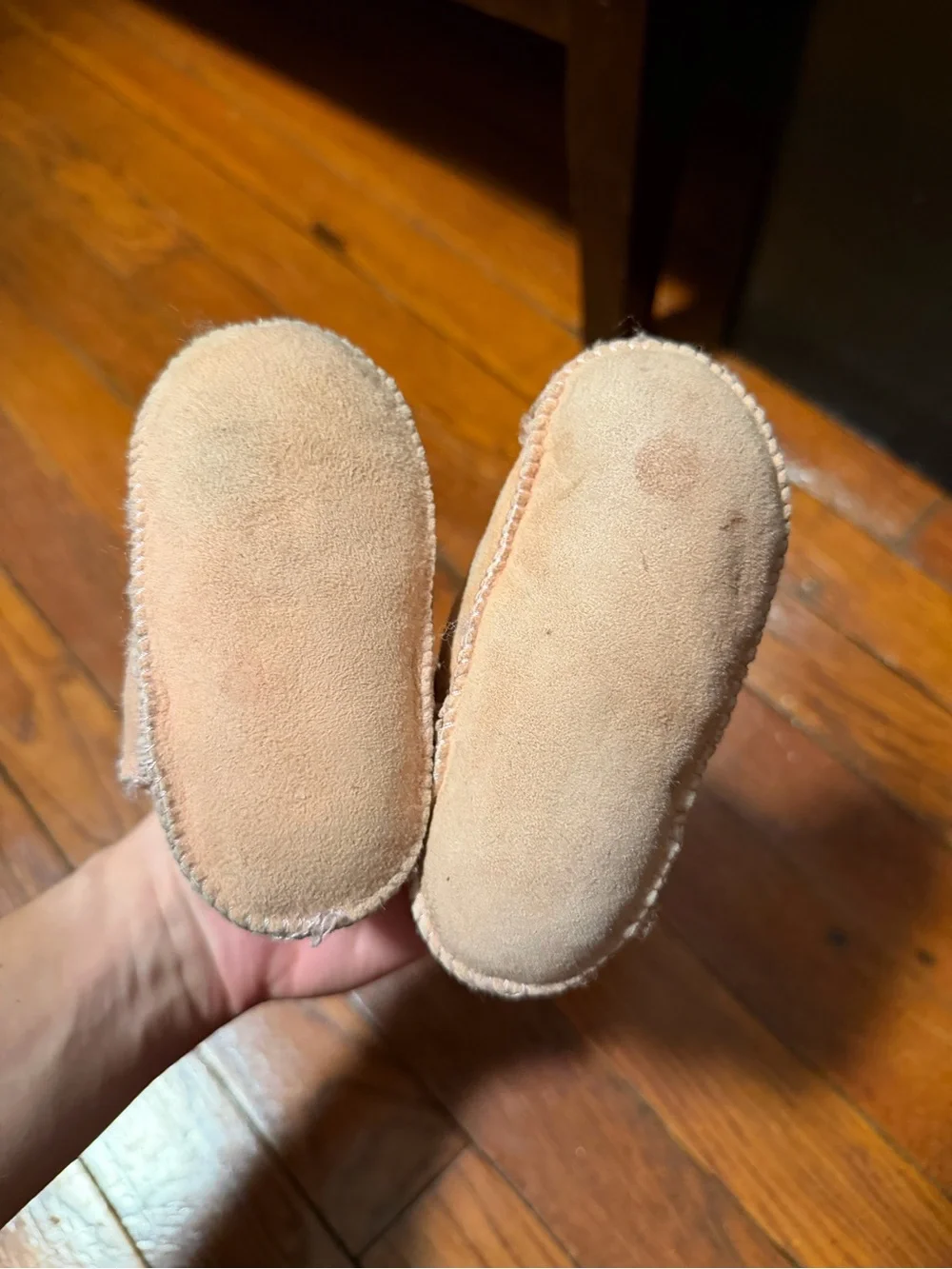 Baby Ugg slippers M